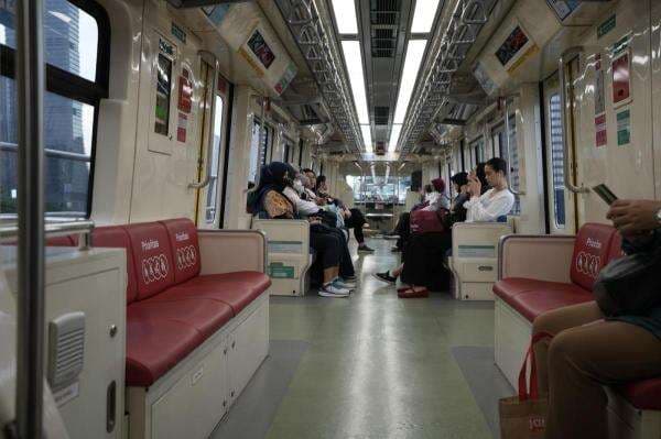 1,2 Juta Orang Naik LRT Jabodebek Selama Angkutan Lebaran 2025