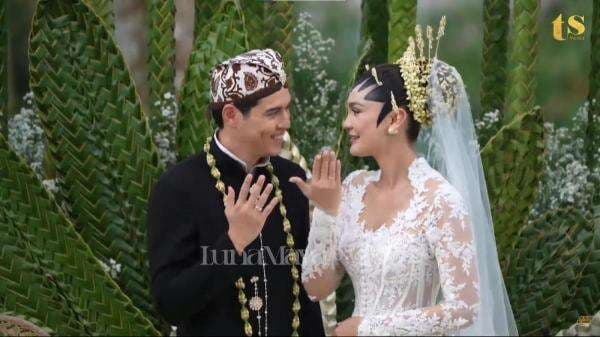 Berapa Umur Luna Maya? Menikah di Usia 41 dengan Maxime Bouttier yang 10 Tahun Lebih Muda