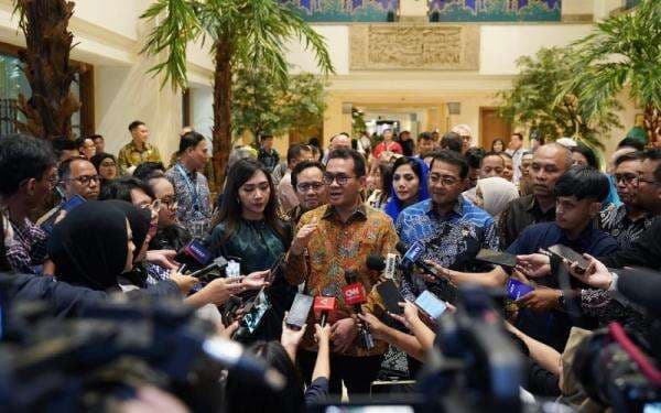 Mendag Beberkan Penyebab Harga Kelapa Bulat Naik, Capai Rp21 Ribu per Kilogram Mendag Beberkan Penyebab Harga Kelapa Bulat Naik, Capai Rp21 Ribu per Kilogram