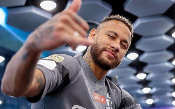 Neymar Positif Covid-19, Begini Kondisinya Sekarang