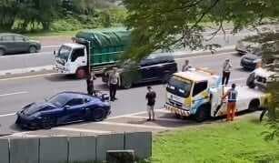 Porsche Cayman GT4 RS Tabrak Toyota Rush Berisi Satu Keluarga di Tol Sidoarjo, Spesifikasi Mobilnya Bikin Merinding 