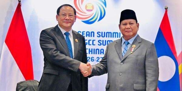 Prabowo dan PM Laos Bahas Peningkatan Sektor Perdagangan saat Bertemu di Malaysia