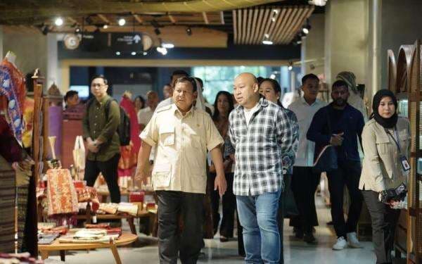 Kelakar Prabowo saat Kunjungi Sarinah: Bawa Uang Enggak?