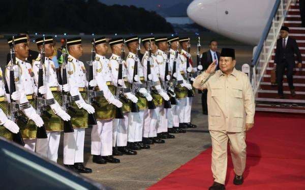 Hari Ini, Prabowo Hadiri KTT ASEAN dan Gelar Pertemuan Bilateral dengan Negara Sahabat di Malaysia