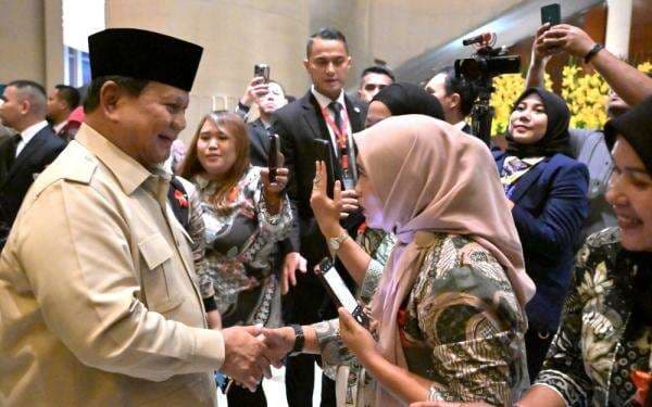 Prabowo Tiba di Malaysia Jelang KTT ke-46 ASEAN, Disambut Dispora Indonesia