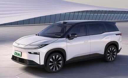 Toyota Luncurkan Mobil Listrik Seharga Rp200 Jutaan, Sejam Terpesan 10.000 Unit hingga Server Jebol