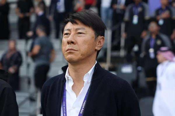 Shin Tae-yong Puji Kehebatan Nova Arianto: Dia Akan Jadi Pelatih Hebat di Masa Depan