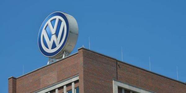 Penjualan Mobil Listrik Volkswagen Naik di Eropa tapi Merosot di China