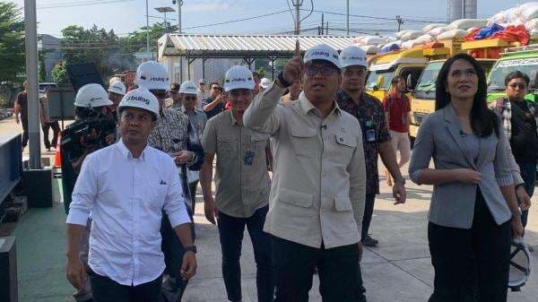 Stok Beras Bulog Capai 3,7 Juta Ton, Wamentan Sebut Terakhir Terjadi di 1984