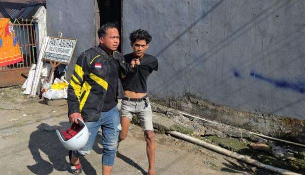 Polisi Ciduk 2 Pentolan Geng Motor 'Apa Ada Apa Habis' di Makassar Polisi Ciduk 2 Pentolan Geng Motor 'Apa Ada Apa Habis' di Makassar