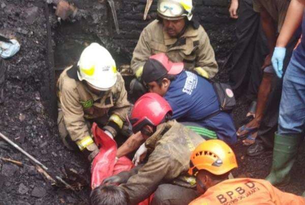 Kebakaran Hebat Landa Tambora, 1 ODGJ Tewas Mengenaskan Terkunci Dalam Kamar