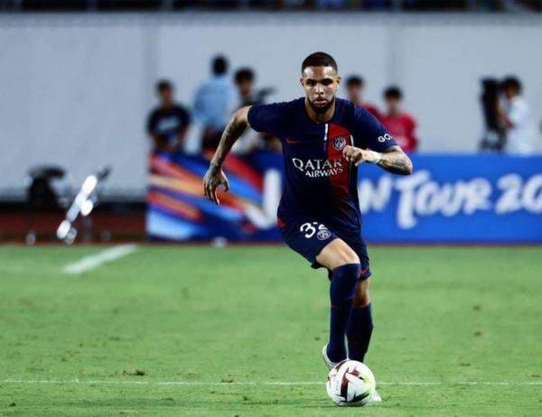Harga Pasaran Mantan Bek PSG Layvin Kurzawa yang Dirumorkan Gabung Persib Bandung
