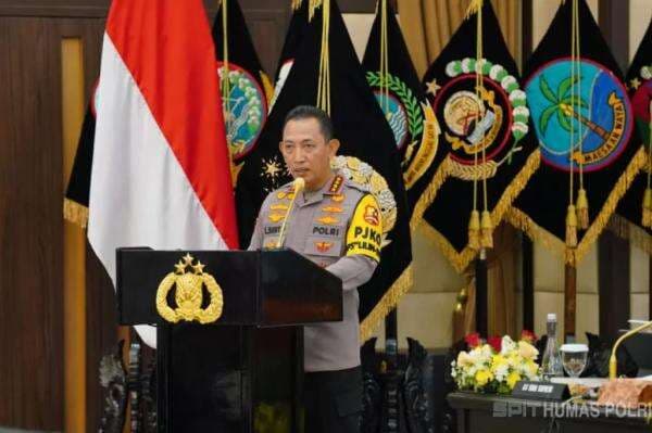 Polri Bangun 101 Jembatan, Kapolri: Anak-Anak Tak Perlu Lagi Renang saat ke Sekolah