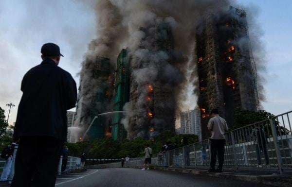 Korban Tewas Kebakaran Dahsyat Apartemen Hong Kong Jadi 94 Orang