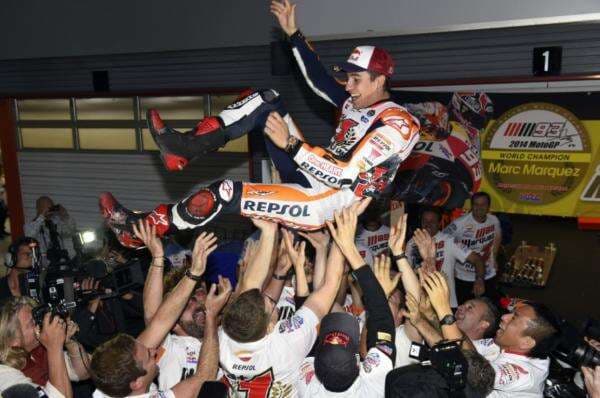5 Pembalap MotoGP Termuda yang Raih Gelar Juara Dunia, Nomor 1 Marc Marquez! 5 Pembalap MotoGP Termuda yang Raih Gelar Juara Dunia, Nomor 1 Marc Marquez!