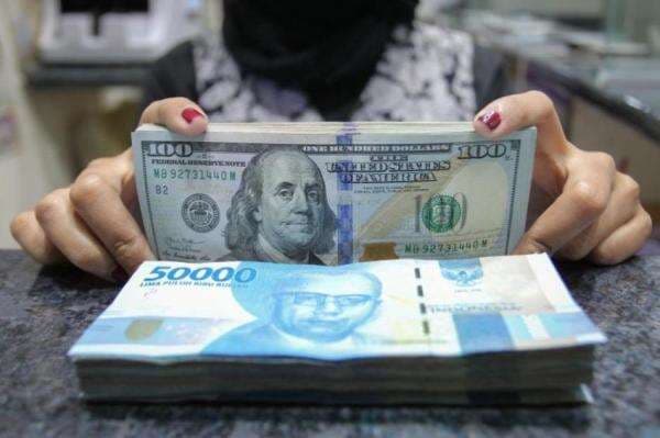 Rupiah Melemah ke Rp16.695, Pasar Waspada Jelang Keputusan The Fed
