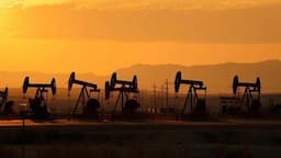 Harga Minyak Jatuh 4 Persen Sepekan akibat Kekhawatiran Oversupply