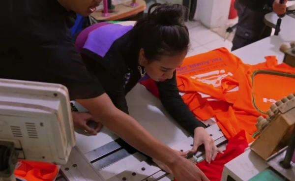 Dari Bordir ke Mesin Jahit, Azia Riza Bikin Konveksi Kocak Abis!