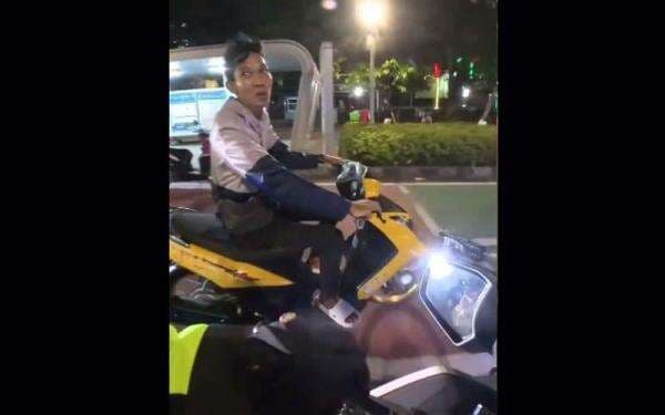 Viral! Pemotor Tanpa Helm Nekat Tantang Polisi di Jalan Sudirman, Endingnya Nyesek 