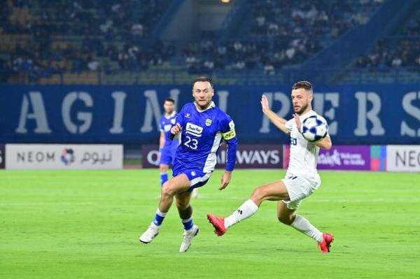 Marc Klok Ungkap Kondisi Terkini Usai Cedera di Laga Persib Bandung vs Lion City Sailors