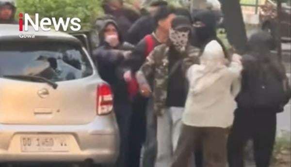 Aksi Heroik Seorang Ibu Saat Hadapi Pendemo, Mobilnya Dirusak Arloji Pun Ikut Raib