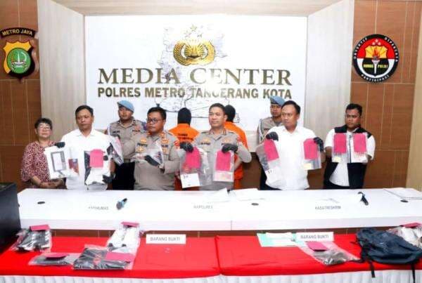 2 WN China Bobol Rumah di Tangerang, Gasak Emas hingga Uang Dolar AS Senilai Rp4,5 Miliar