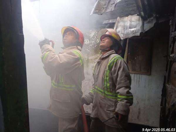 Rumah Warga Jombang Kebakaran Gara-gara Stop Kontak Korslet, Dokumen Penting Hangus