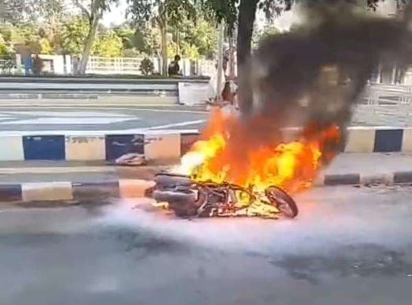 Motor Terbakar di Barito Utara, Hanya Sisahkan Rangka
