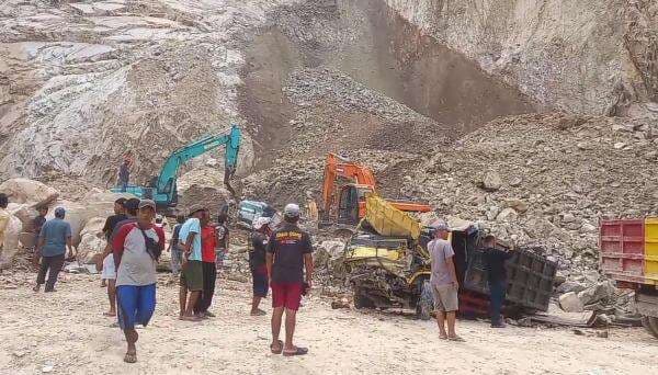 Tangisan Gunung Kuda, Jeritan Maut dari Perut Tambang Bobos Cirebon Tangisan Gunung Kuda, Jeritan Maut dari Perut Tambang Bobos Cirebon