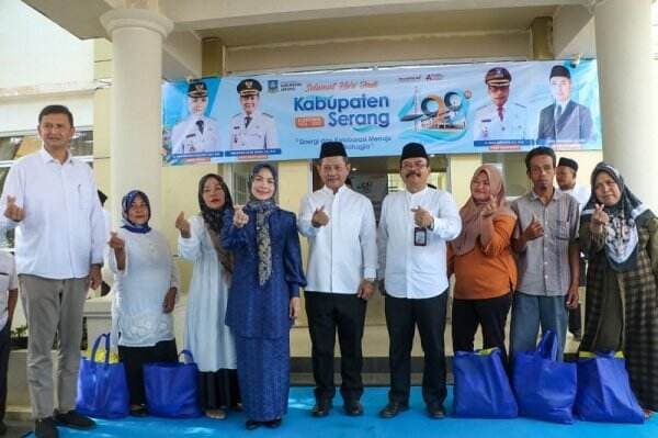 Rayakan HUT Kabupaten Serang, Bupati Ratu Zakiyah Berziarah dan Beri Sembako Gratis