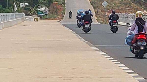 Sejarah Panjang Jalan Bomang: Dari Mangkrak! Temuan BPK, Gagal Konstruksi hingga Tender 2025 Disorot