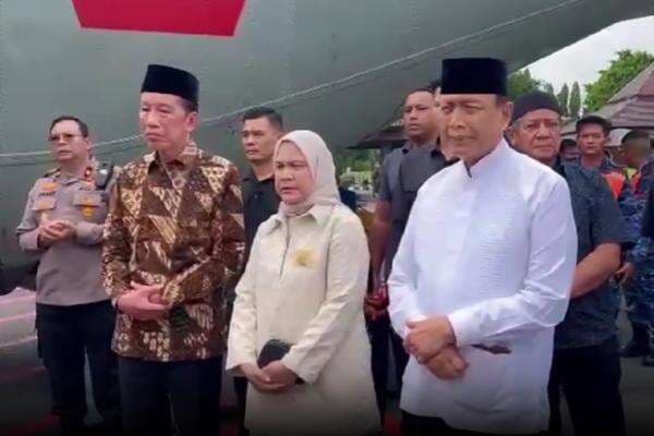 Jokowi Ikut Jemput Jenazah Rugaiya Usman Istri Wiranto di Bandara Adi Soemarmo Solo