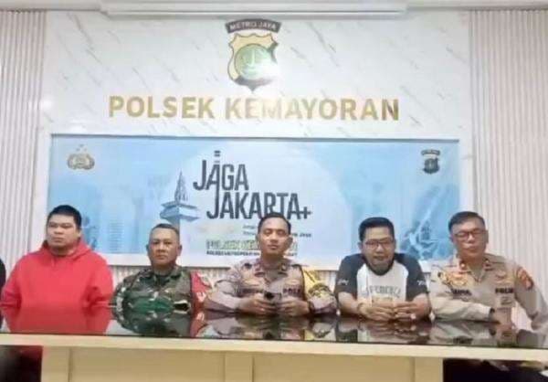 Tak Terbukti Pukul Penjual Es Gabus, Aiptu Ikhwan Bhabinkamtibmas Kembali Bertugas Tak Terbukti Pukul Penjual Es Gabus, Aiptu Ikhwan Bhabinkamtibmas Kembali Bertugas
