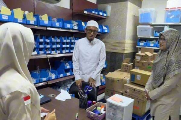 Jemaah Gelombang Kedua Tiba di Madinah, Wamenhaj Dahnil Minta KKHI Siaga Penuh