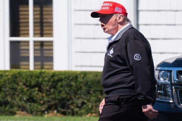 Rumor Presiden Trump Meninggal Viral, Kini Terlihat Menuju Lapangan Golf