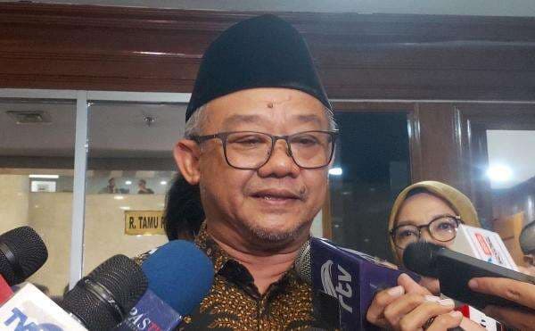 MPLS Jabar Libatkan TNI-Polri, Mendikdasmen: Tanya Pak Gubernur Saja MPLS Jabar Libatkan TNI-Polri, Mendikdasmen: Tanya Pak Gubernur Saja