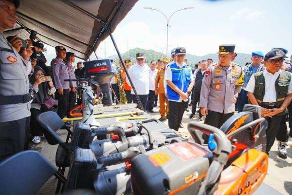 Tinjau Pelabuhan Merak, Kapolri Sampaikan Atensi Prabowo soal Nataru