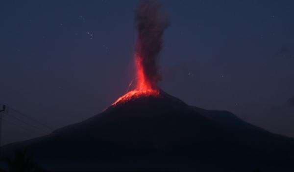Gunung Lewotobi Laki-Laki Erupsi Malam Ini, Muntahkan Abu Vulkanik 1.500 Meter