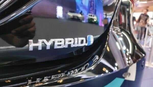 Panas! Toyota Tuduh Rival Jual Mobil Hybrid Palsu