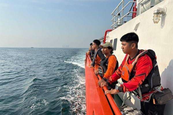 Kapal Nelayan Tenggelam di Kepulauan Seribu: 1 Orang Tewas, 7 Selamat