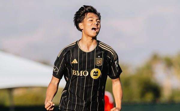 Bersanding dengan Olivier Giroud, Pemain Keturunan Indonesia Adrian Wibowo Cetak Gol untuk Los Angeles FC!