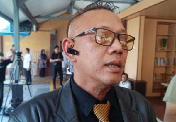 Jadi Tersangka Pemalsuan Dokumen, ZM Penggugat Ijazah Jokowi Mundur dari TIPU UGM