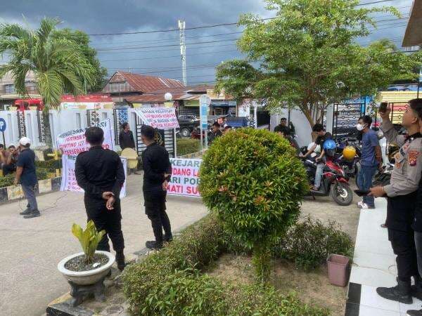Polres Polman Amankan Aksi Unjuk Rasa Gerakan Aktivis Anti Korupsi Polewali Mandar
