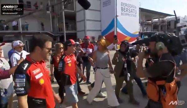 Ditabrak Marco Bezzecchi, Marc Marquez Cedera Tulang Selangka Usai MotoGP Mandalika 2025