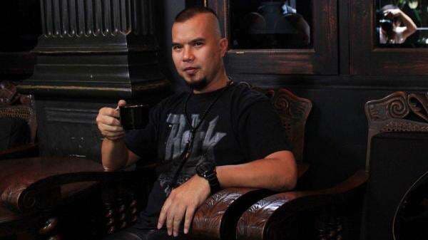 Jadi Anggota Dewan, Ahmad Dhani Mulai Kesulitan Bagi Waktu Manggung dengan Dewa 19