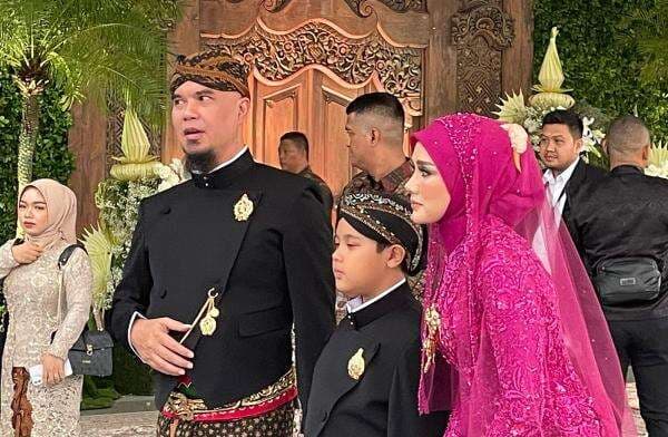 Romantisnya Ahmad Dhani dan Mulan Jameela di Ngunduh Mantu Al Ghazali dan Alyssa Daguise