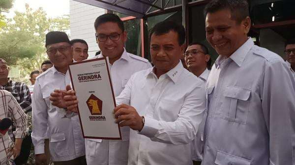 Maju Bareng Taj Yasin di Pilkada Jateng 2024, Ahmad Luthfi Mundur dari Polri? Maju Bareng Taj Yasin di Pilkada Jateng 2024, Ahmad Luthfi Mundur dari Polri?