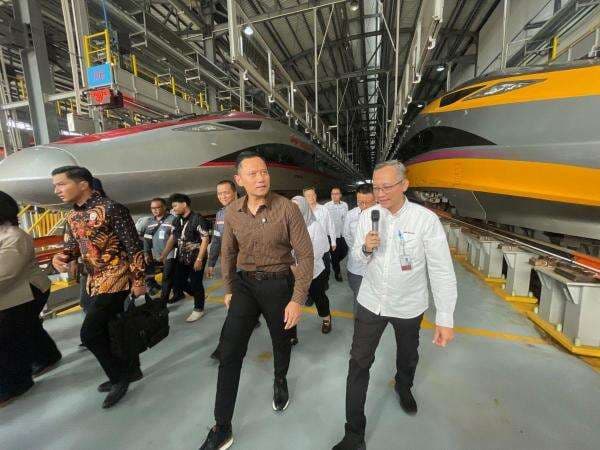 Layang-layang Penyebab Gangguan dan Membahayakan Keselamatan Perjalanan Whoosh