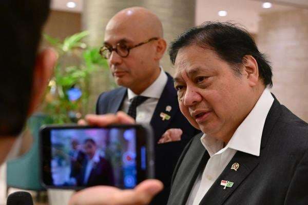 Istana Sebut Airlangga Sudah di Washington DC, Siap Negosiasi Tarif Impor Langsung dengan AS Istana Sebut Airlangga Sudah di Washington DC, Siap Negosiasi Tarif Impor Langsung dengan AS