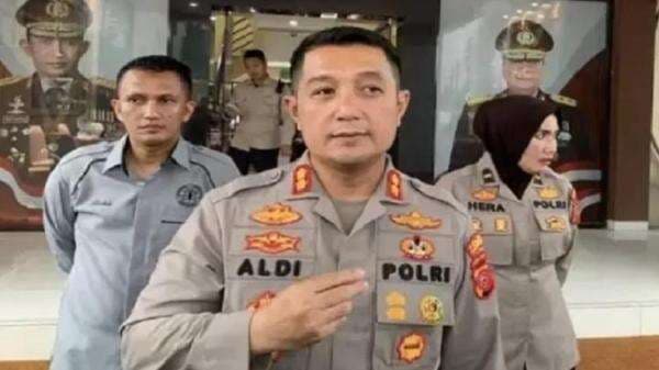 Mutasi Polri, Kapolresta Bandung Kombes Kusworo Wibowo Digantikan AKBP Aldi Subartono Mutasi Polri, Kapolresta Bandung Kombes Kusworo Wibowo Digantikan AKBP Aldi Subartono